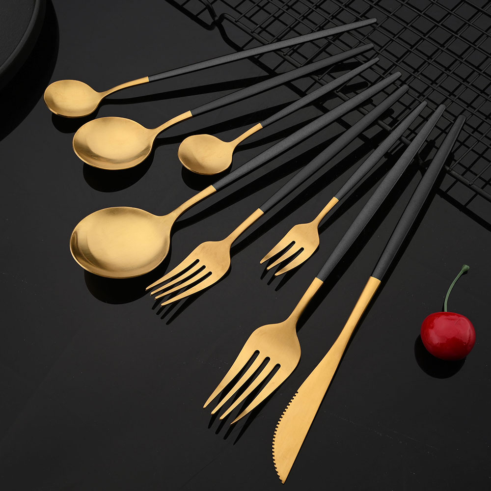 Stoviglie in acciaio inox nero - Gold Plated Cutlery recensione e prezzo