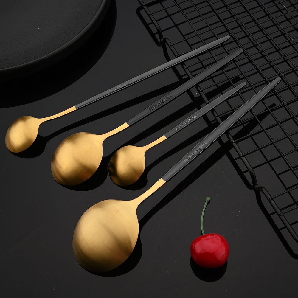 Stoviglie in acciaio inox nero - Gold Plated Cutlery recensione e prezzo