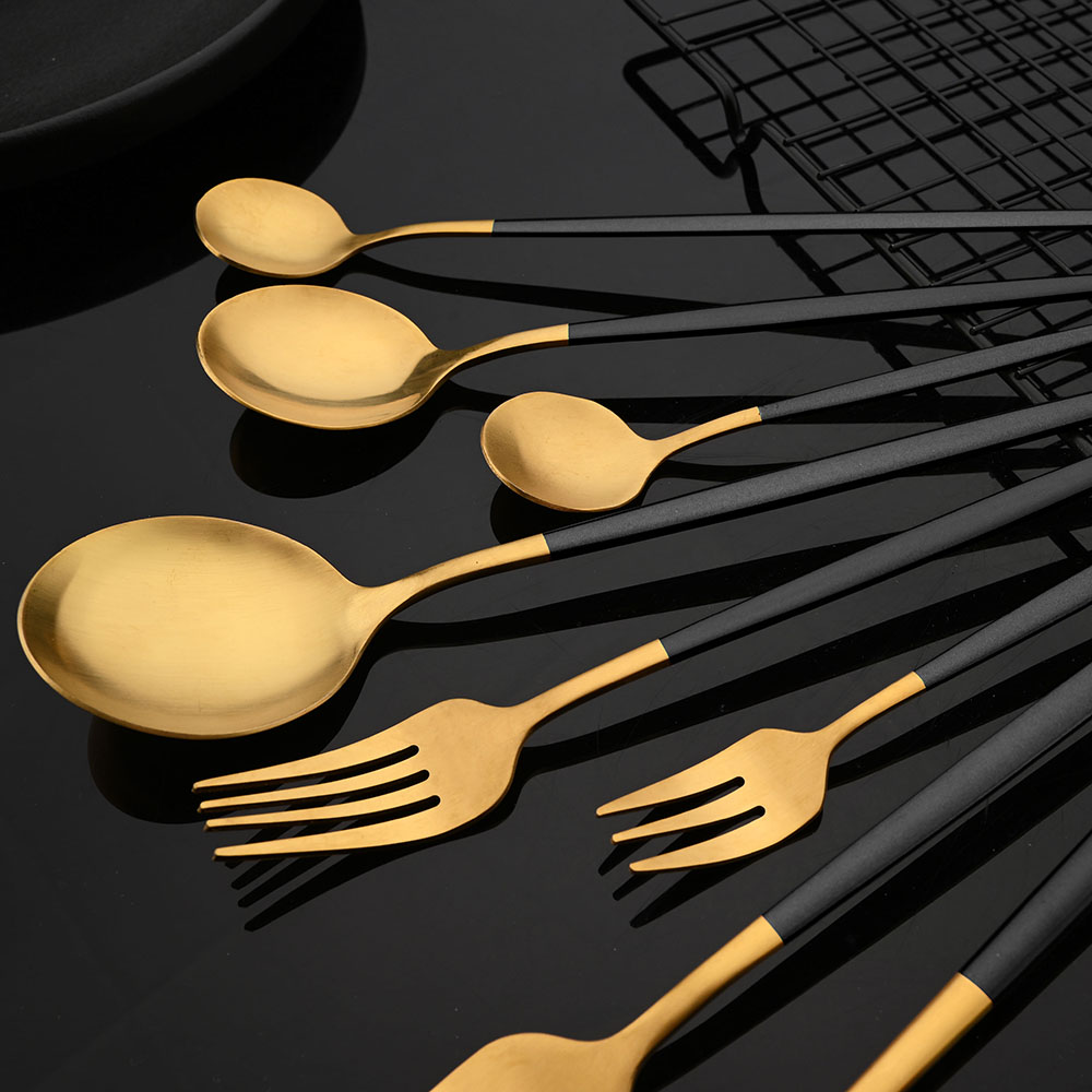 Stoviglie in acciaio inox nero - Gold Plated Cutlery recensione e prezzo