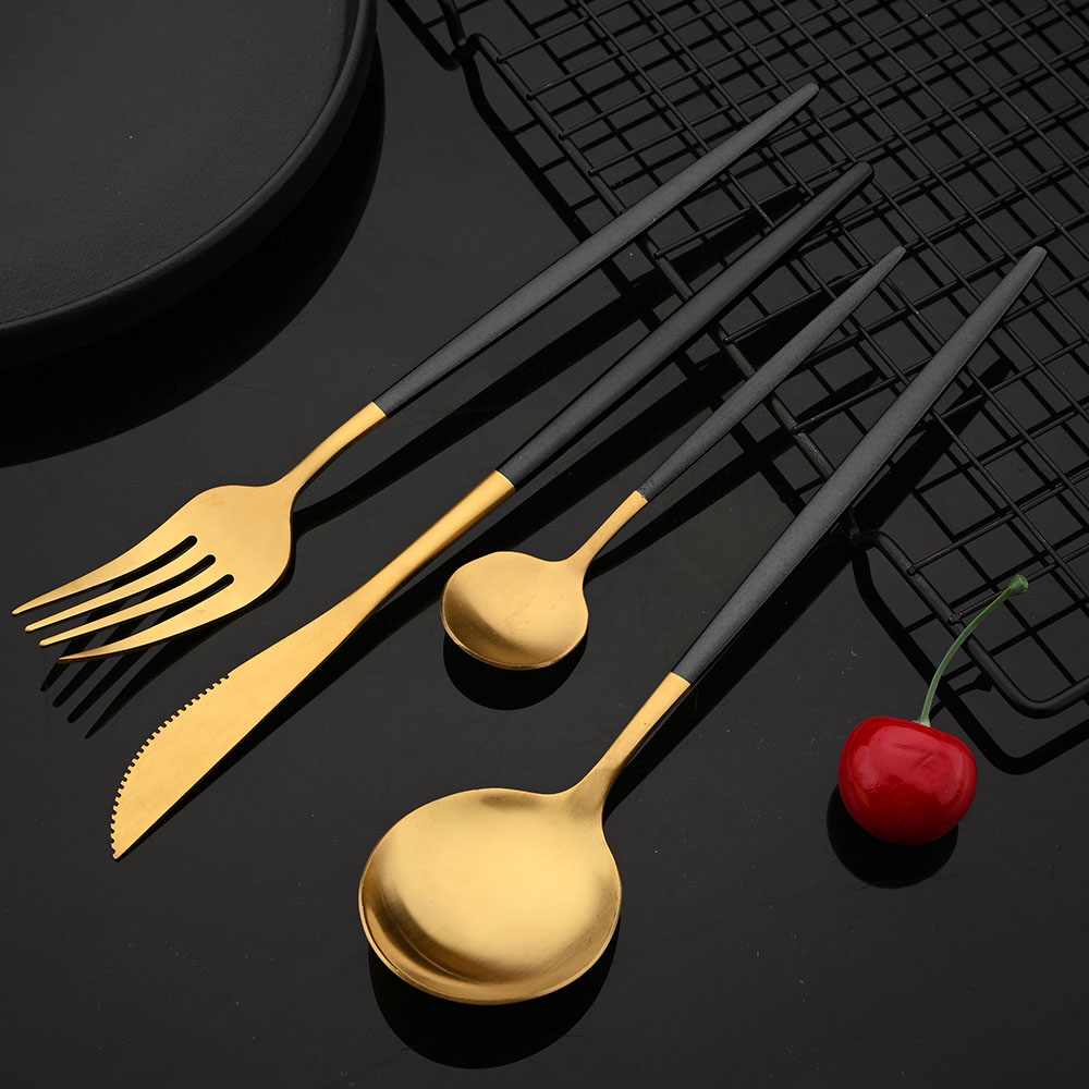 Stoviglie in acciaio inox nero - Gold Plated Cutlery recensione e prezzo