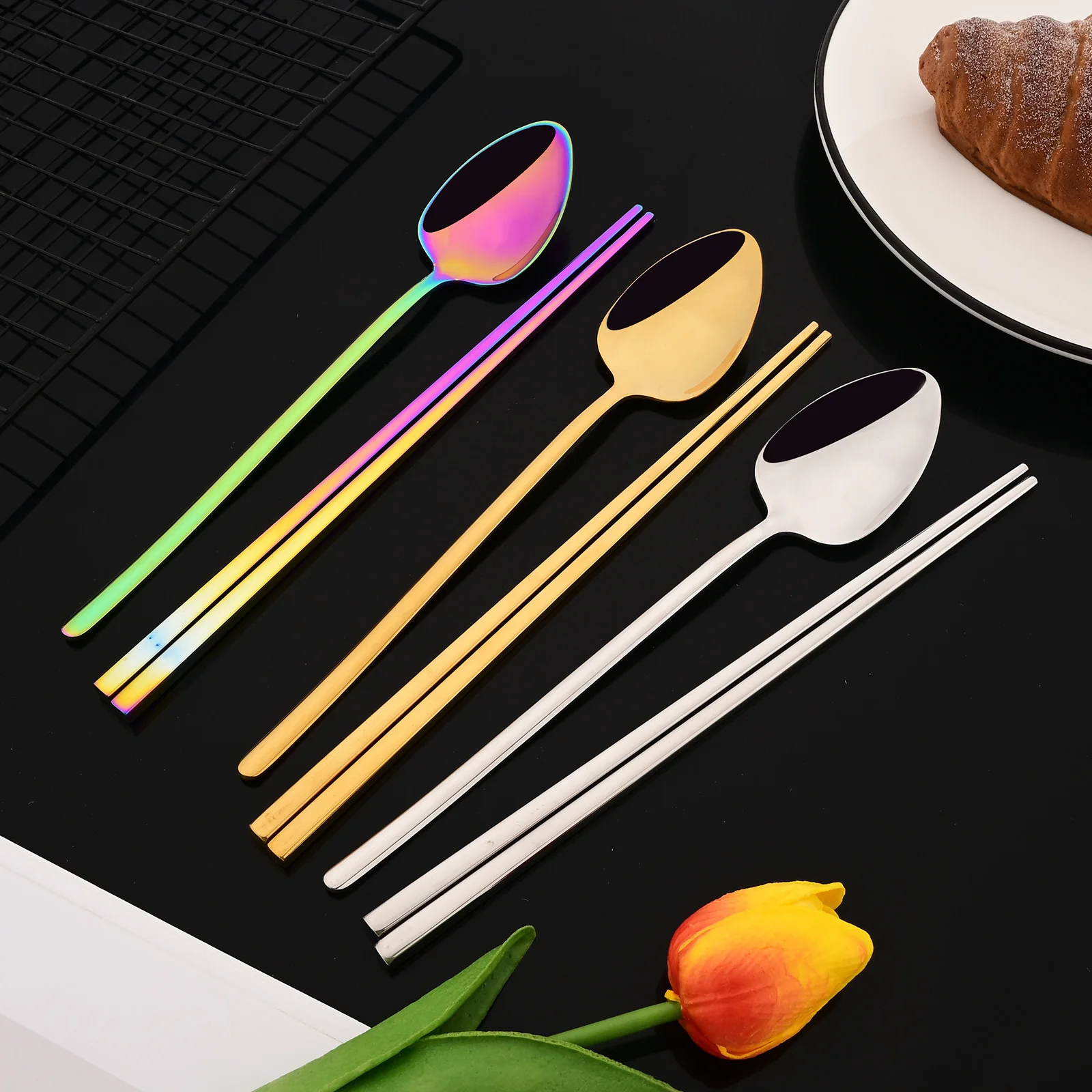 Set di stoviglie coreane da 8  - Gold Plated Cutlery recensione e prezzo